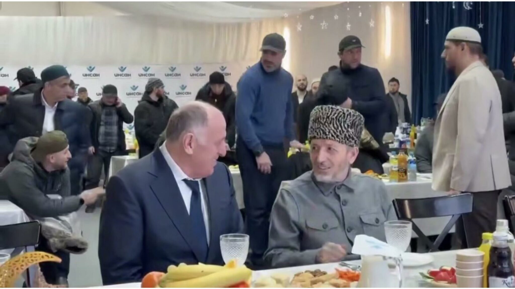 В Джума-мечети Махачкалы прошёл ифтар от имени премьер-министра РД