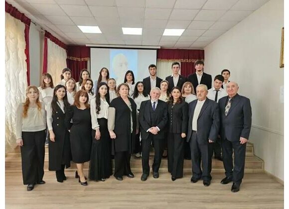 85-летие именитого композитора Магомеда Гусейнова отметили в Дербентском музучилище