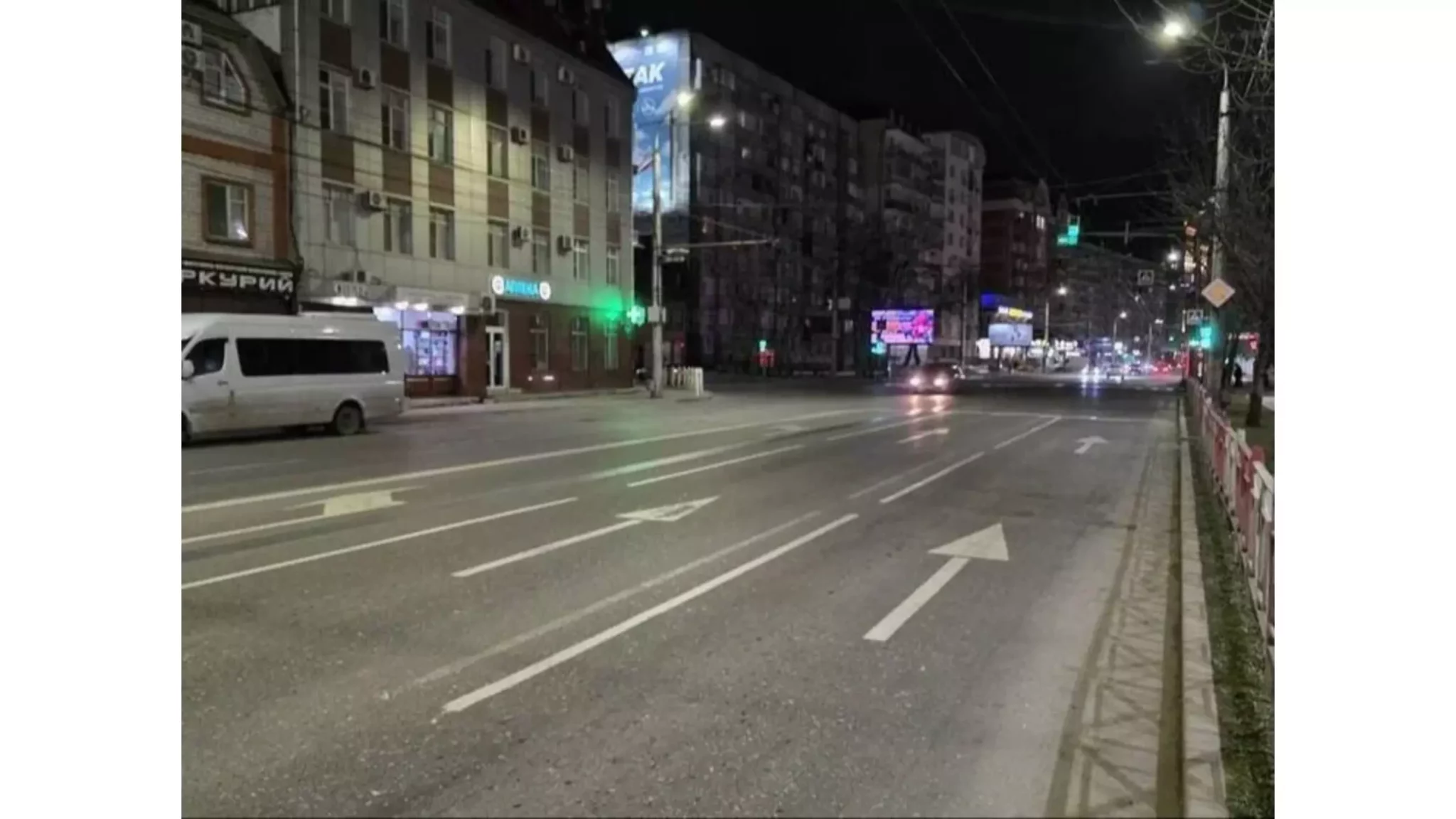 На центральных дорогах Махачкалы появились дополнительные полосы движения