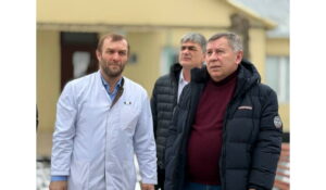 «Единая Россия» в Южно-Сухокумске помогла больнице с обновлением прачечной