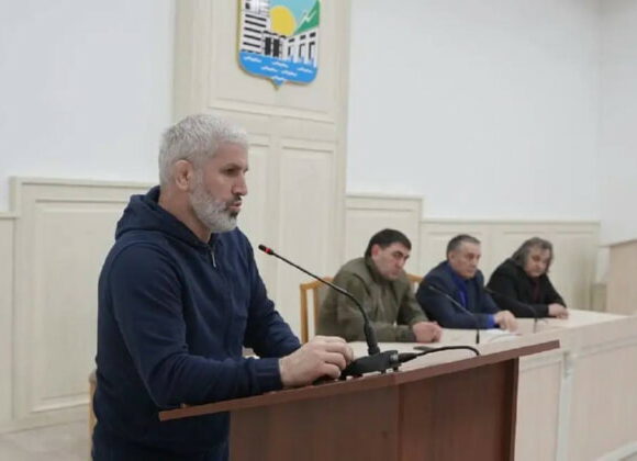 Абдурахман Махмудов провел выездное совещание по вопросу поддержки участников СВО