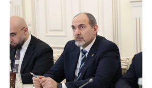 Директора должны быть переаттестованы по завершении учебного года