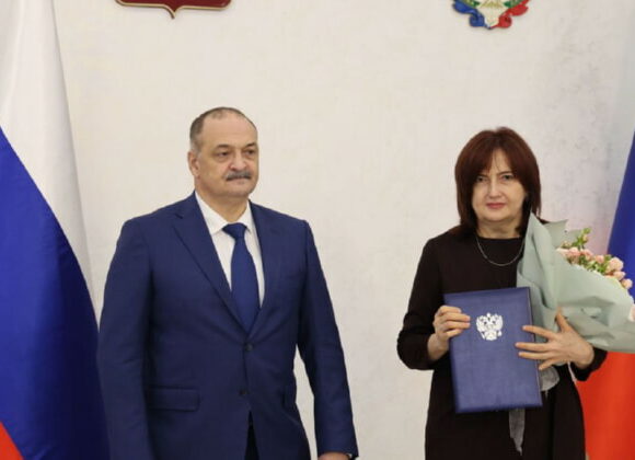 Елена Барбара: «Благодарственное письмо от Владимира Путина не только моя награда, но и всех волонтеров движения Шьем для Наших.Кизляр»