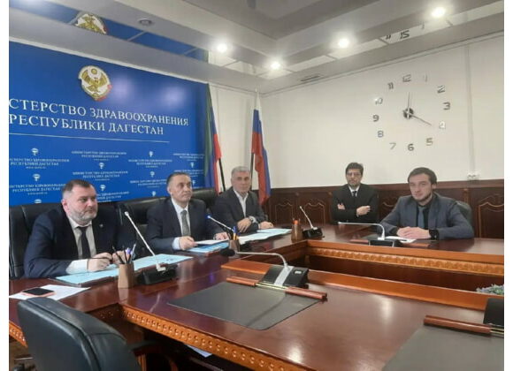 Абдурахман Махмудов провел совещание по вопросу задолженности медицинских организаций в Дагестане