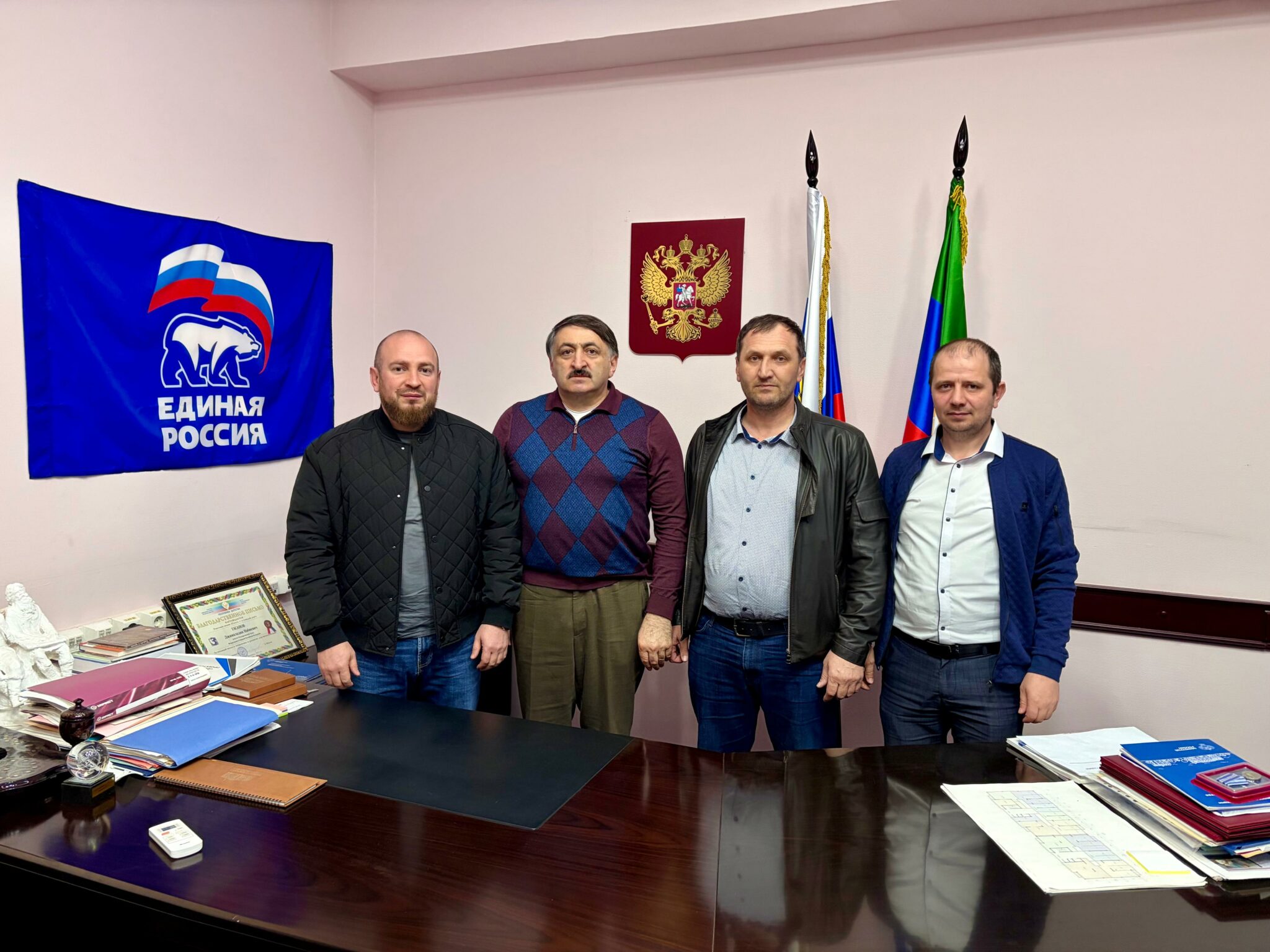 Депутат ГД РФ Джамаладин Гасанов обсудил с главой села Сивух вопросы помощи пострадавшим от паводка