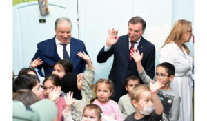 В День защиты детей Заур Аскендеров посетил пациентов онкогематологического отделения ДРКБ им. Н.М.Кураева
