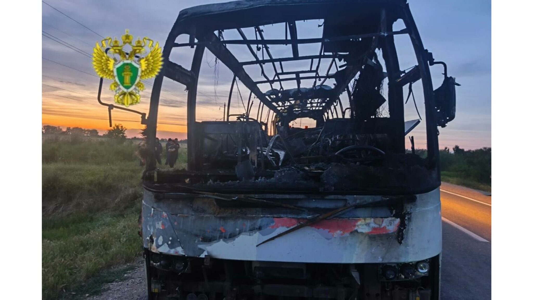 Возле села Казмаул в РД загорелся пассажирский автобус