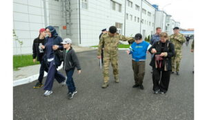 В Дагестане росгвардейцы провели День открытых дверей для воспитанников социального учреждения