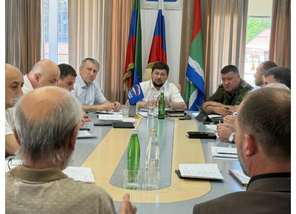 Глава Магарамкентского района Нариман Эфендиев провёл приём граждан