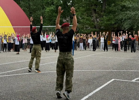 Военнослужащие махачкалинского соединения Росгвардии провели акцию «Каникулы с Росгвардией»