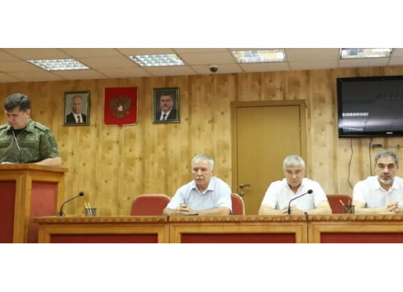 Под руководством главы Кизлярского района на расширенном совещании обсудили актуальные вопросы